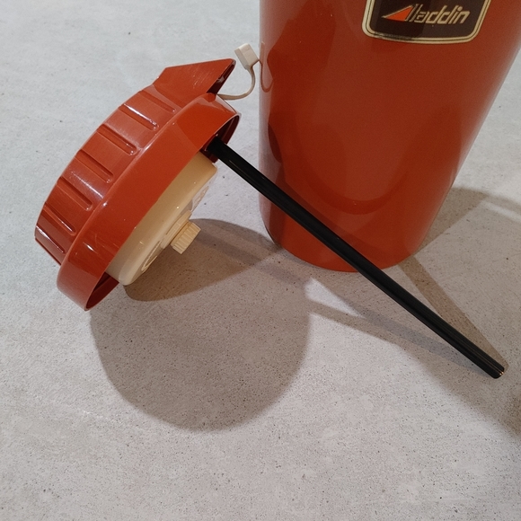 Vintage Aladdin pump thermos - Picture 6 of 7